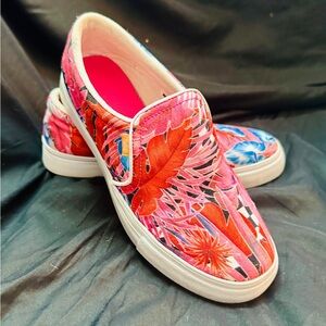 Nike Women's Floral Sneakers - Red and Blue